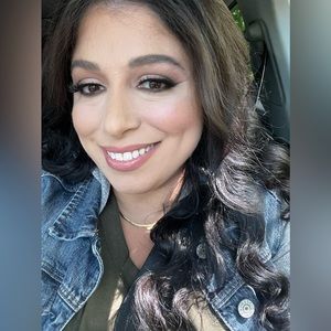 Meet your Posher, Priscilla